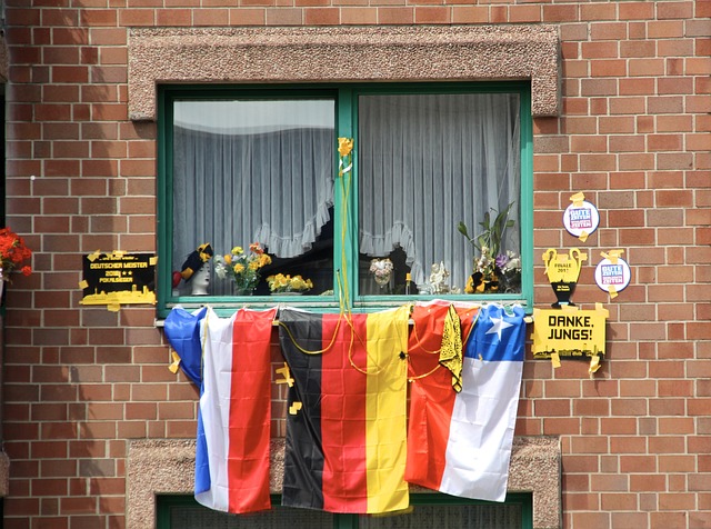 约克：理解有球迷对曼联建新球场不满，但现实是时代会变化